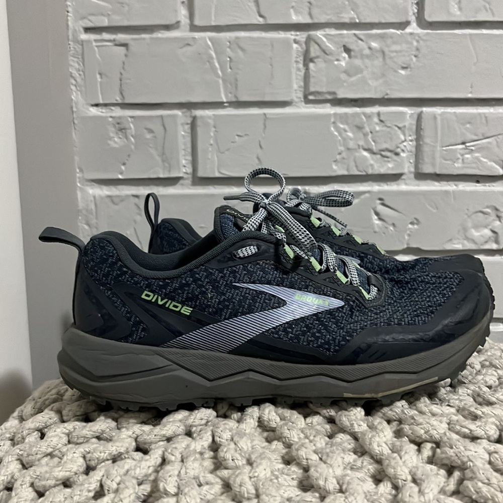 Brooks Divide size 8 Trail Running Shoes